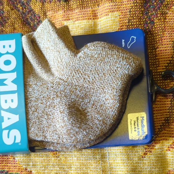 Bombas Heathered Tan Ankle Socks - Picture 5 of 7